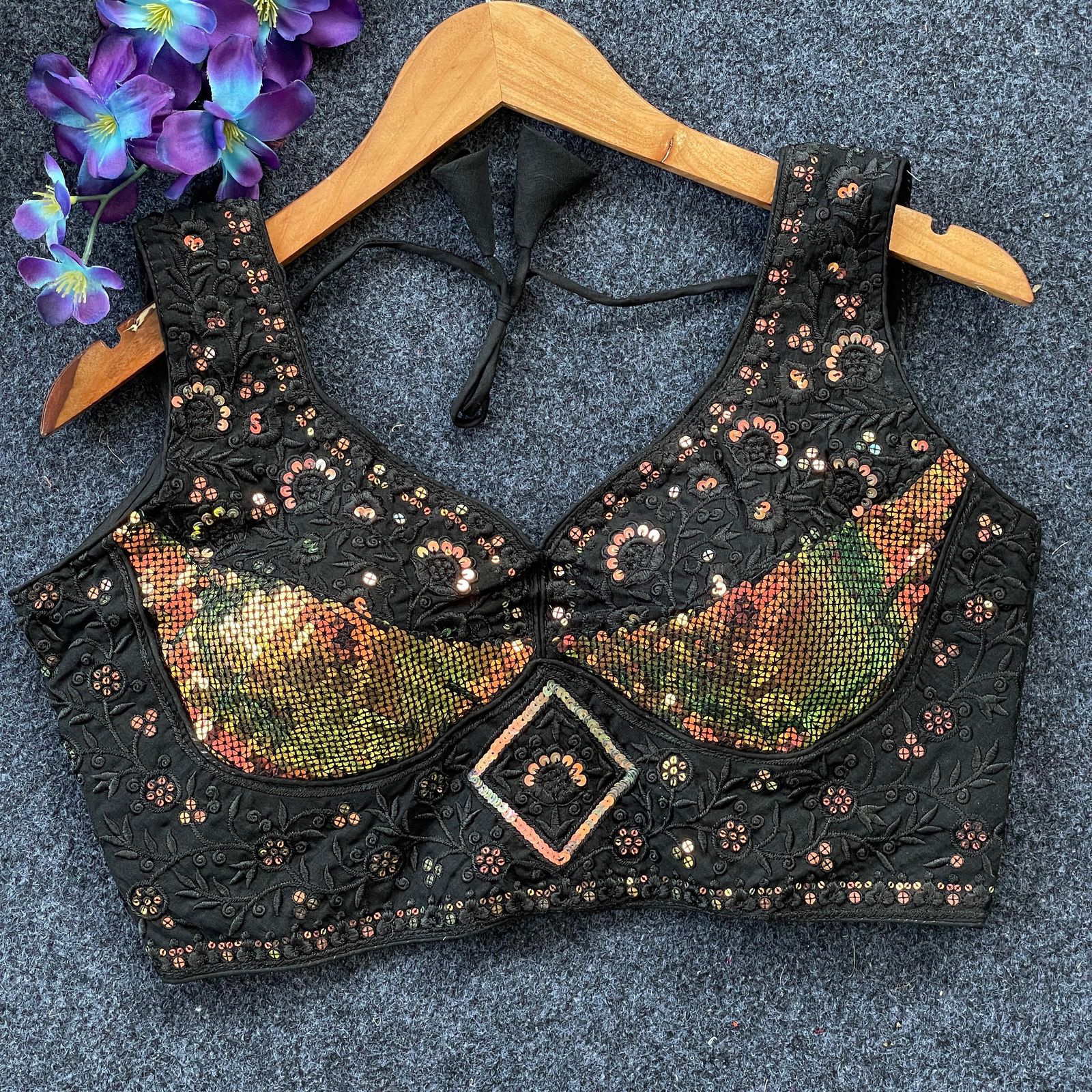 Blouse has Chiakan thread work and sequance work selevless