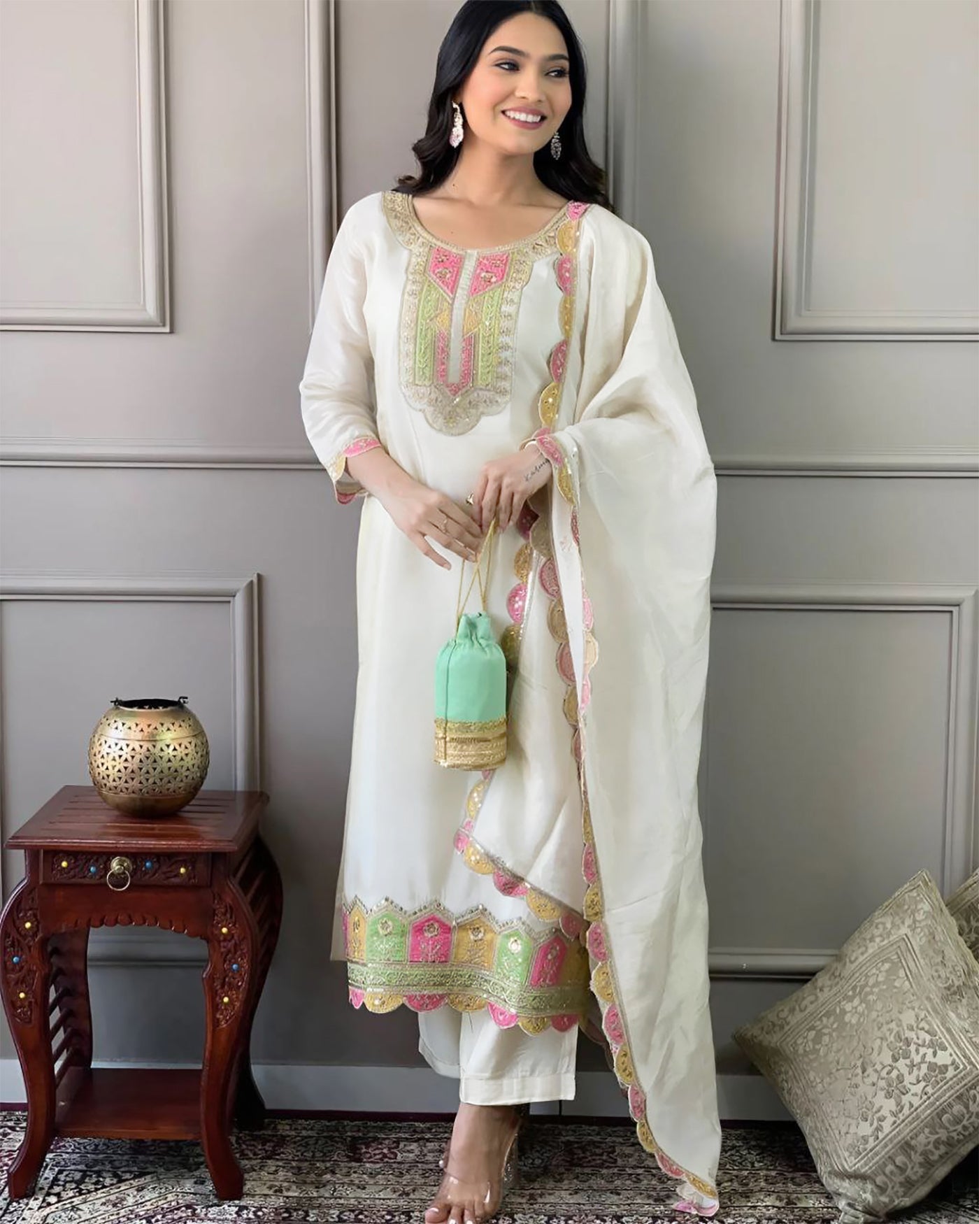 Elegant Off-White Embroidered Chikankari Suit with Dupatta – Festive Ethnic Wear for Women