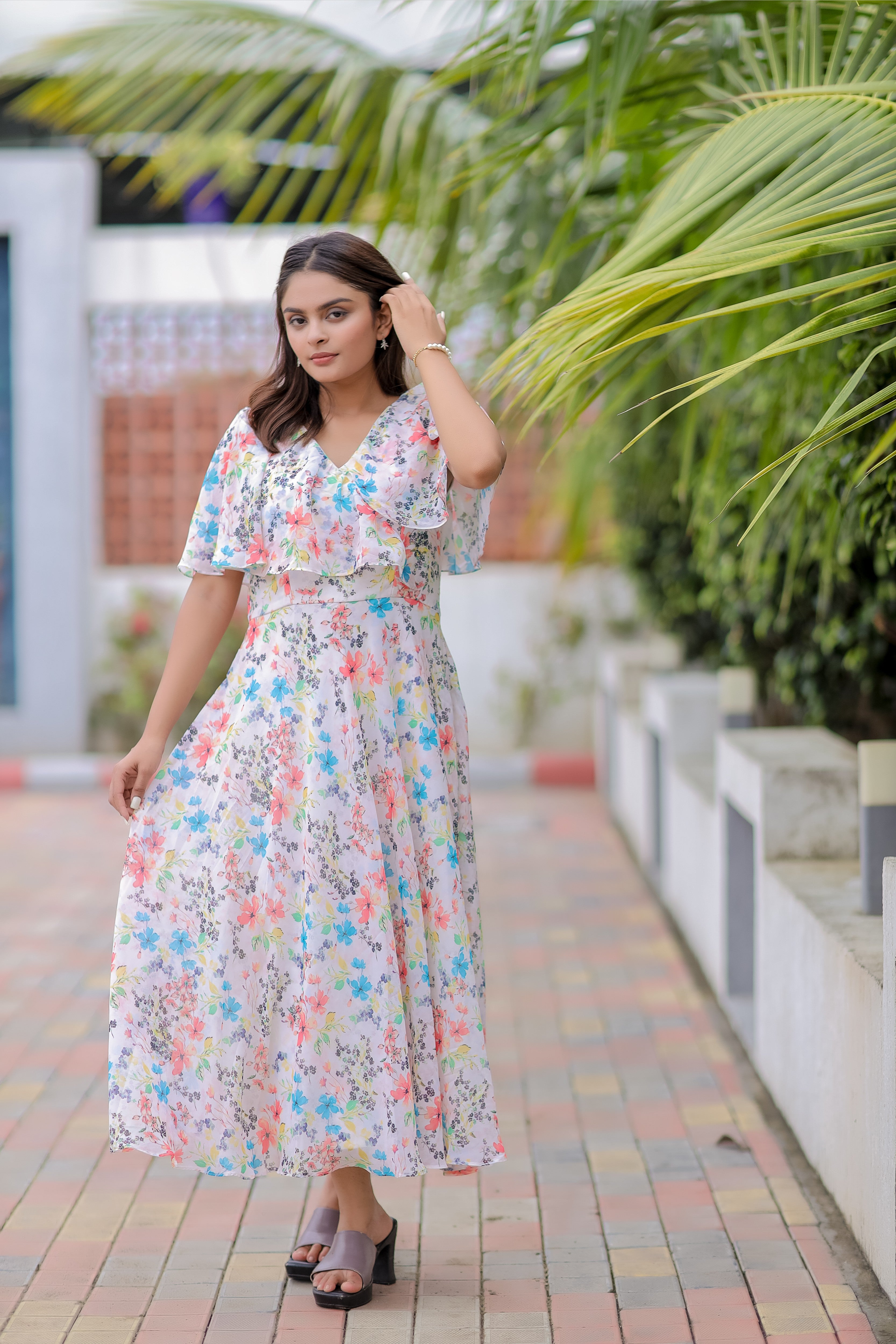 Floral Elegance – Women's V-Neck Ruffle Sleeve Maxi Dress