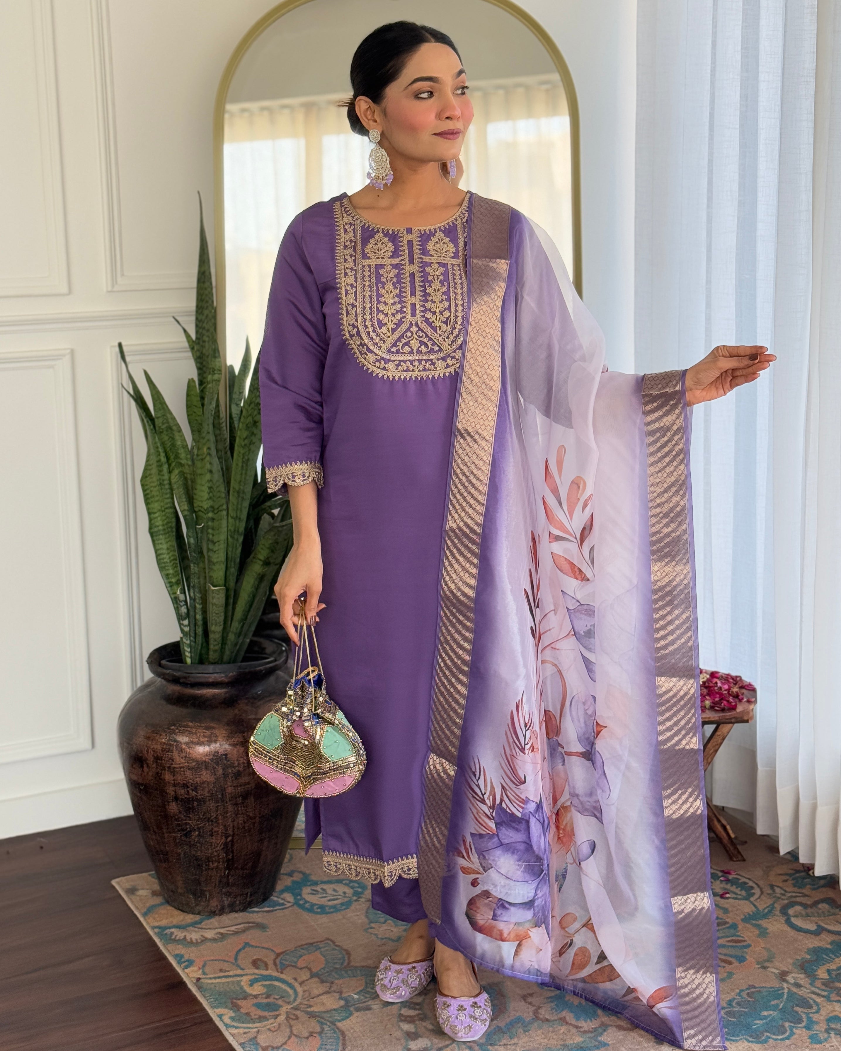 Elegant Lavender Embroidered Kurta Set with Organza Dupatta