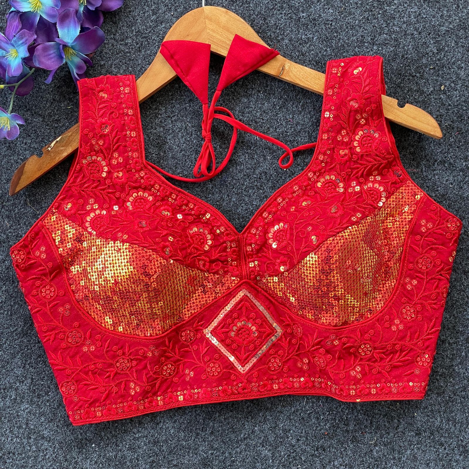 Blouse has Chiakan thread work and sequance work selevless