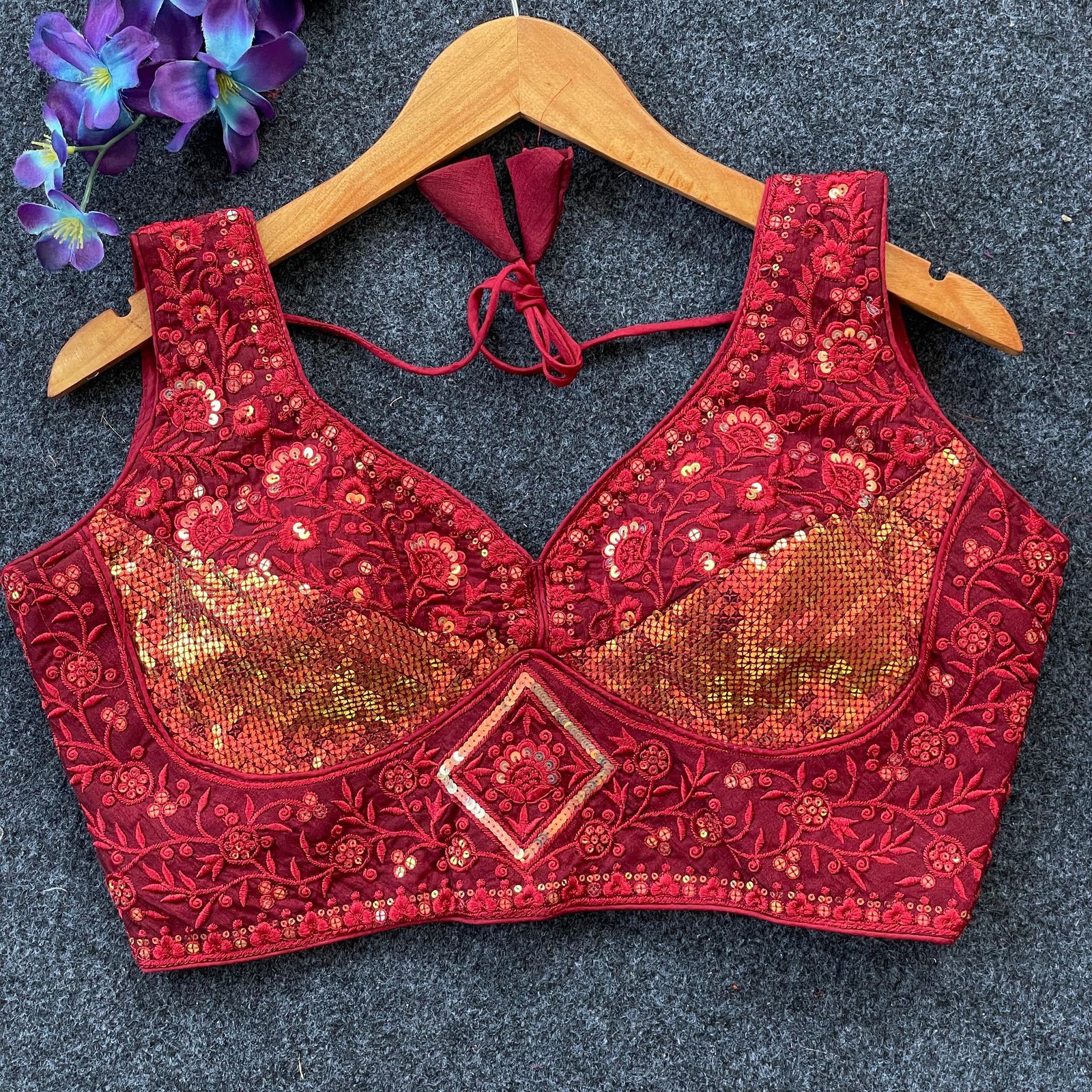 Blouse has Chiakan thread work and sequance work selevless