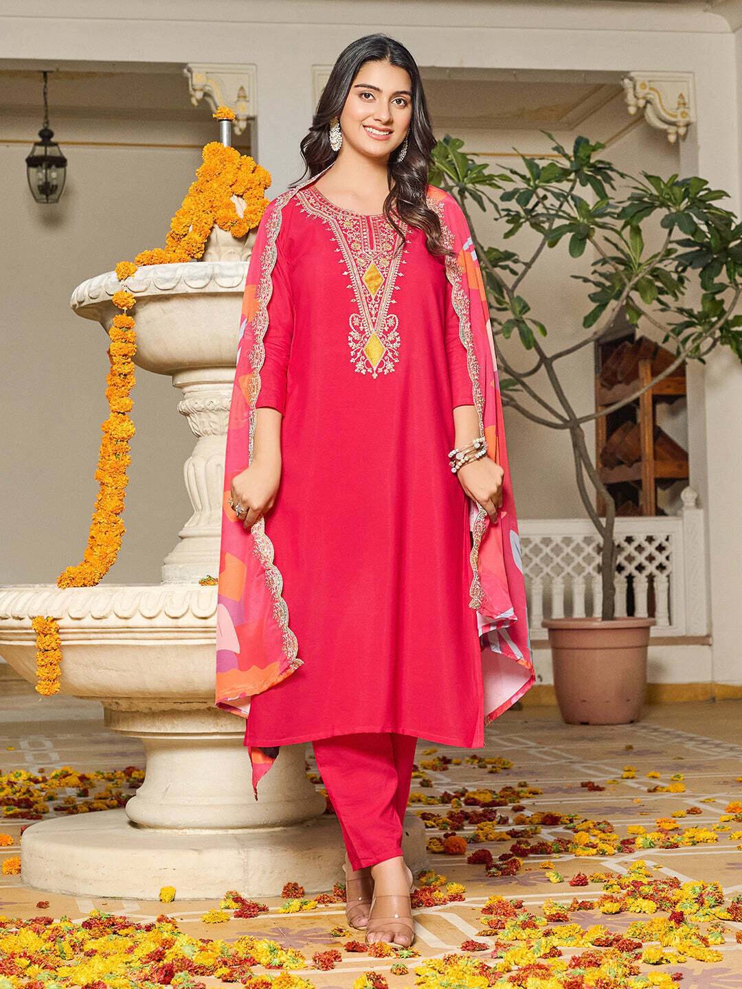 Women  Kurta Pant Dupatta Set